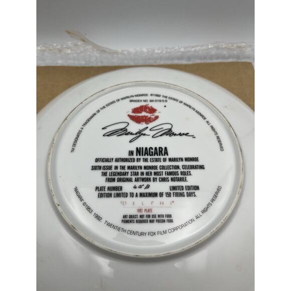 “NIAGARA” by Chris Notarile The Marilyn Monroe Collection COA 1992 - Picture 3 of 7